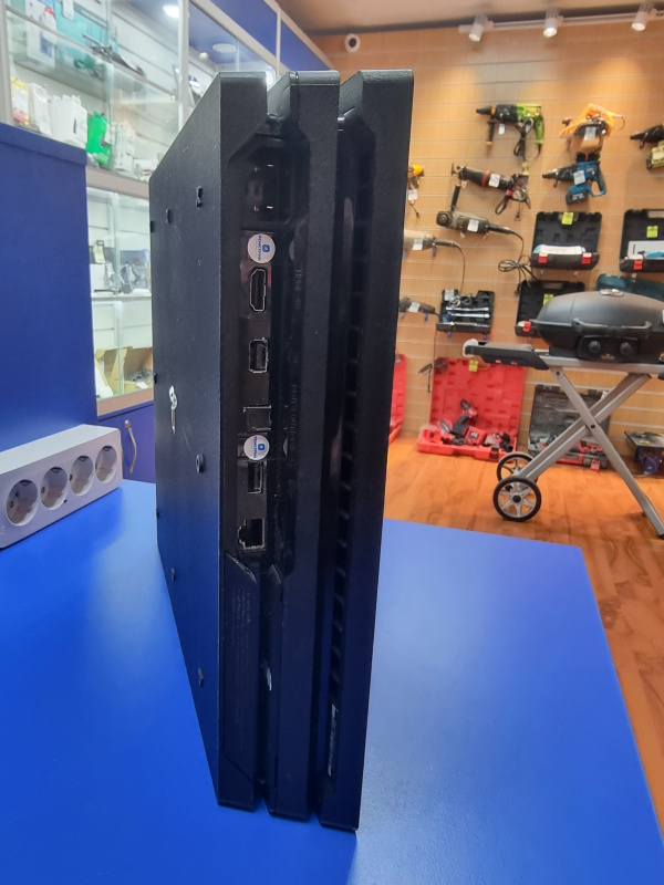 ИГРОВАЯ ПРИСТАВКА  PlayStation 4PRO CUH-7008B
