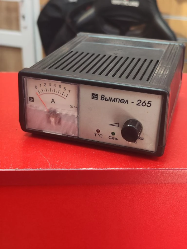 Авто аксессуар Автомобильное зарядное устройство Вымпел 265