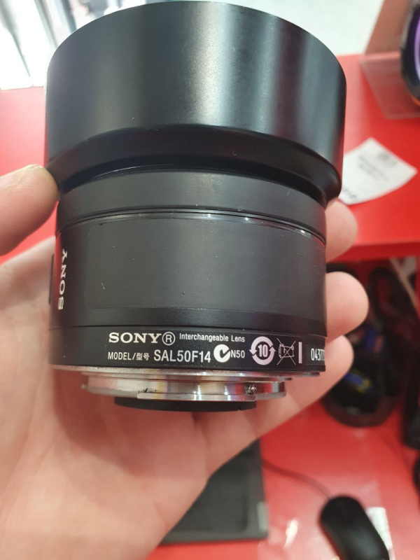 Объектив Sony SAL50F14