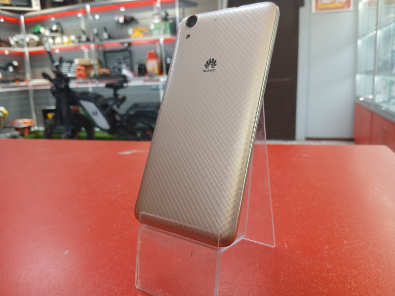 Мобильный телефон Huawei Nova