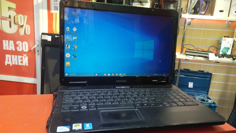 Ноутбук eMachines e525