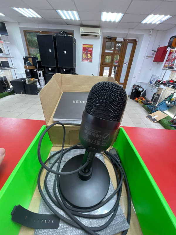 Микрофон Razer seiren mini