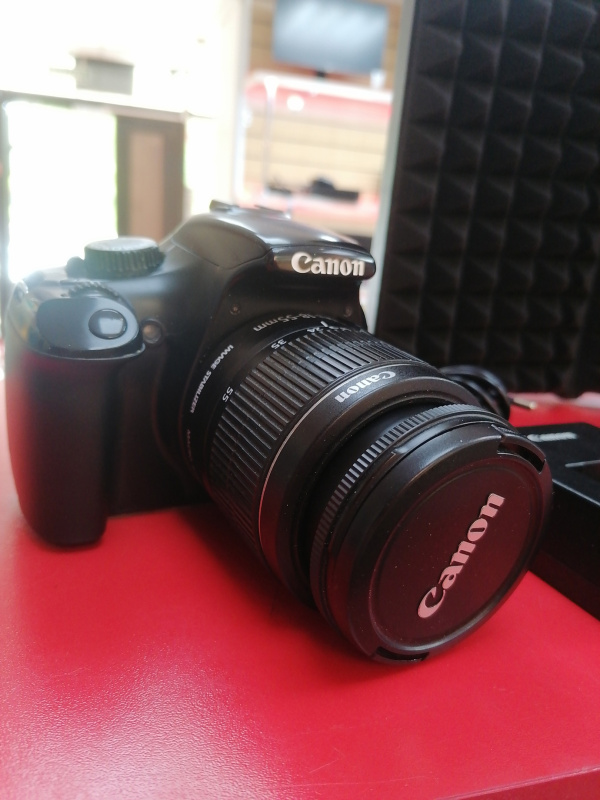 Фотоаппарат Canon 1100d