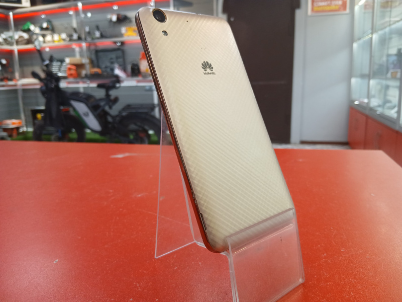 Мобильный телефон Huawei Nova