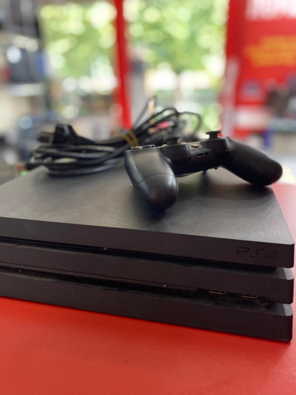 Игровая приставка Sony Playstation 4 Pro 1 TB