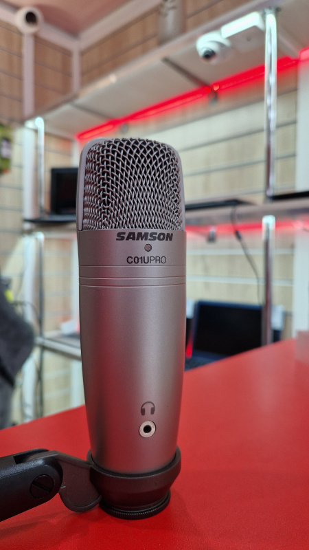 Микрофон Behringer C01UPRO