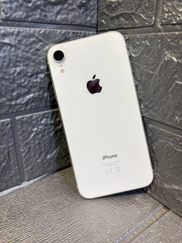 Мобильный телефон Apple iPhone XR