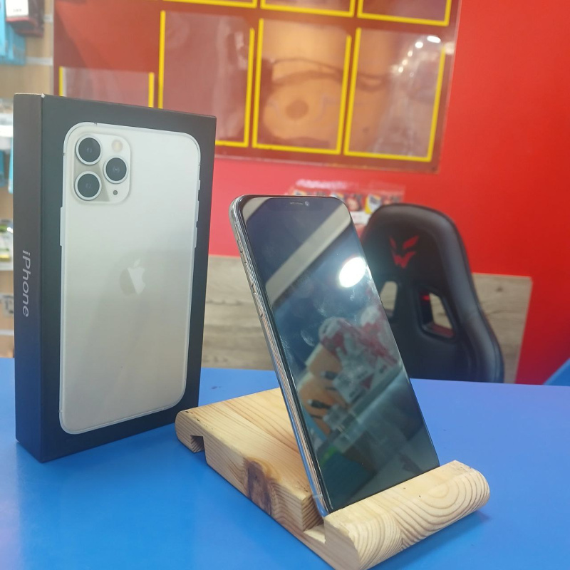 Мобильный телефон Apple iPhone 11 Pro