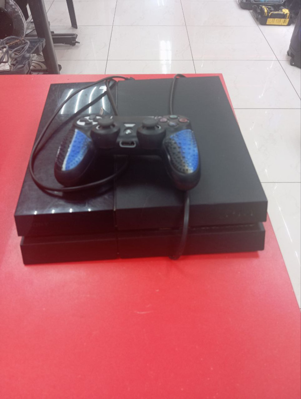 Игровая приставка Sony ps4