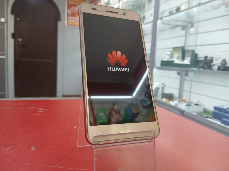 Мобильный телефон Huawei Nova