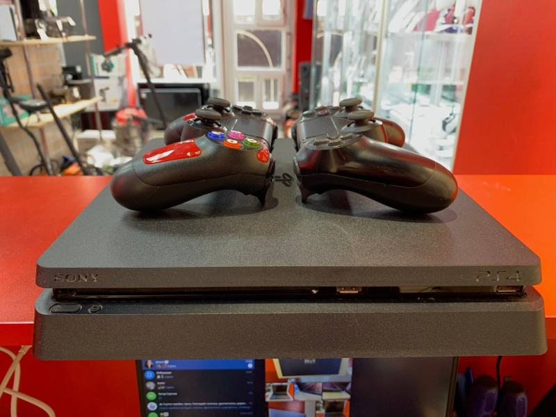 Игровая приставка Sony ps 4 slim