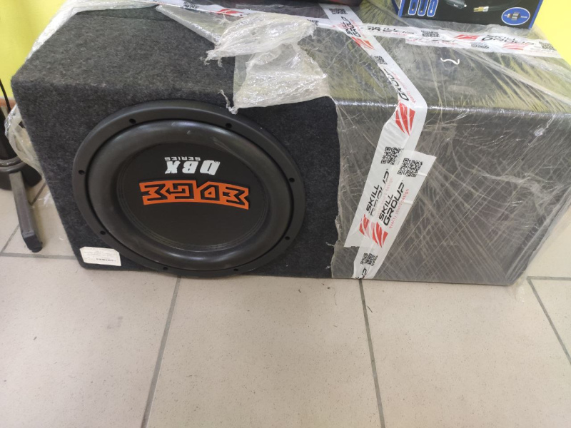 Авто сабвуфер Edge EDA 12 в коробе на трубе