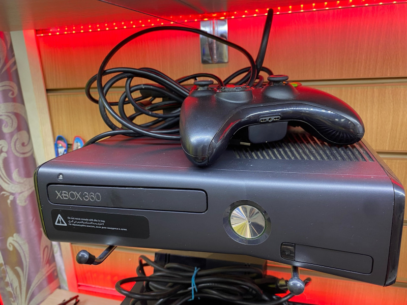 Игровая приставка Xbox 360